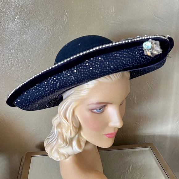 ENCHANTING 1970s' NAVY WIDE BRIM FELT HAT + PEARLS/BEADS/GLITTER & LARGE JEWEL